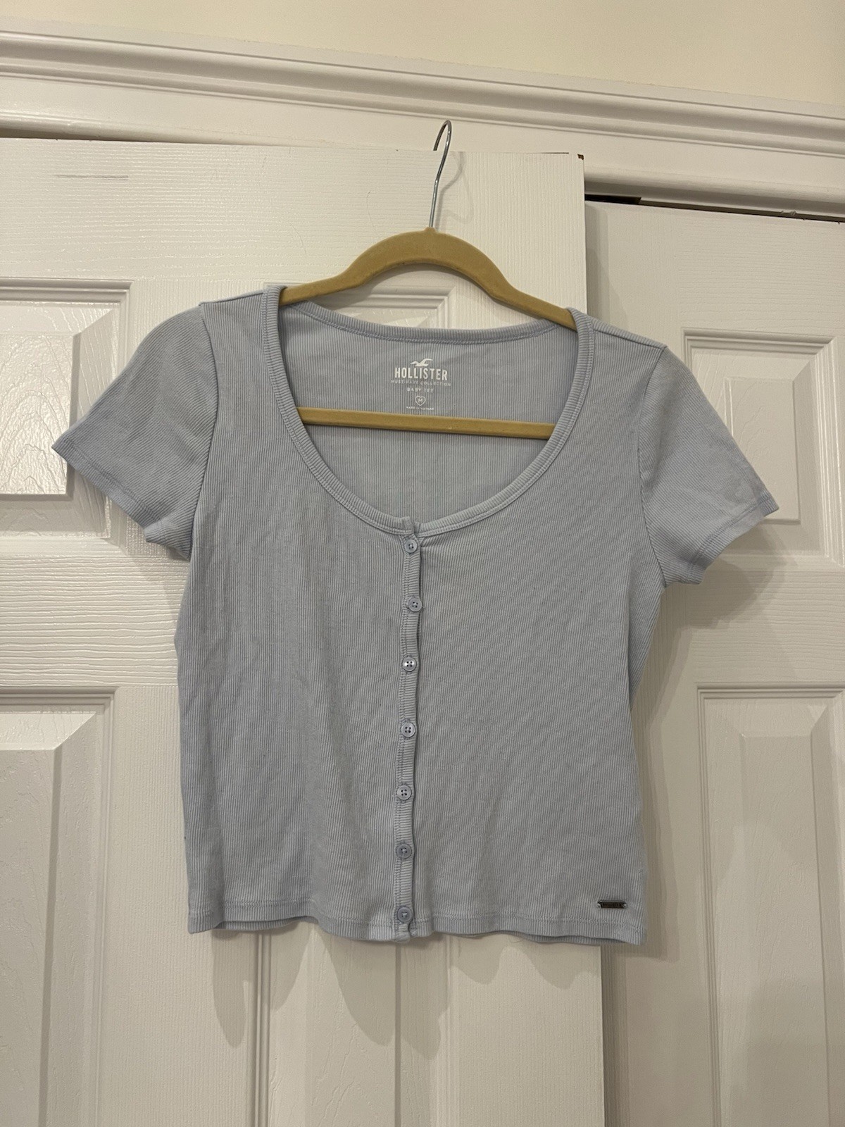 Hollister Baby Tee Ribbed Knit Button Front Top Light Blue Short Sleeve Medium