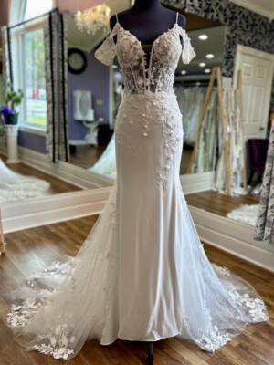 Elegant Mermaid Wedding Dresses Lace Applique V-Neck Bridal Gowns Sweep  Train