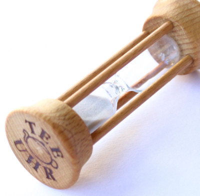 Nostalgie Teeuhr Sanduhr Eieruhr aus Holz 3 Minuten Tea Timer deutsche Ware 1A