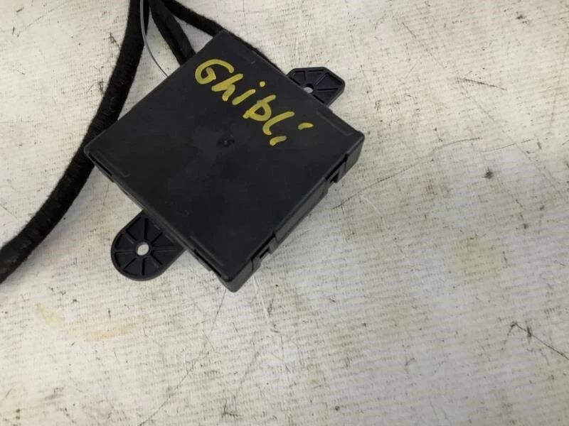 Модуль управления передней правой дверью 17-20 Maserati Quattroporte с ремнем S - Изображение 3 из 4