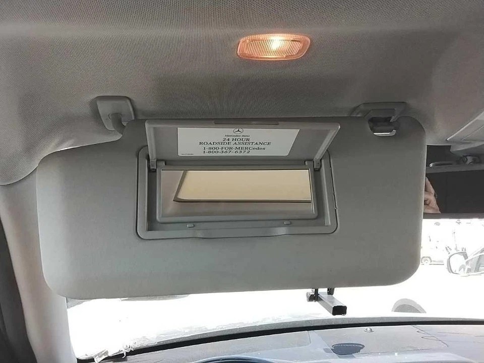 Used Left Sun Visor fits: 2011 Mercedes-benz Mercedes glk-class 204 Type GLK250 - Imagem 2 de 4