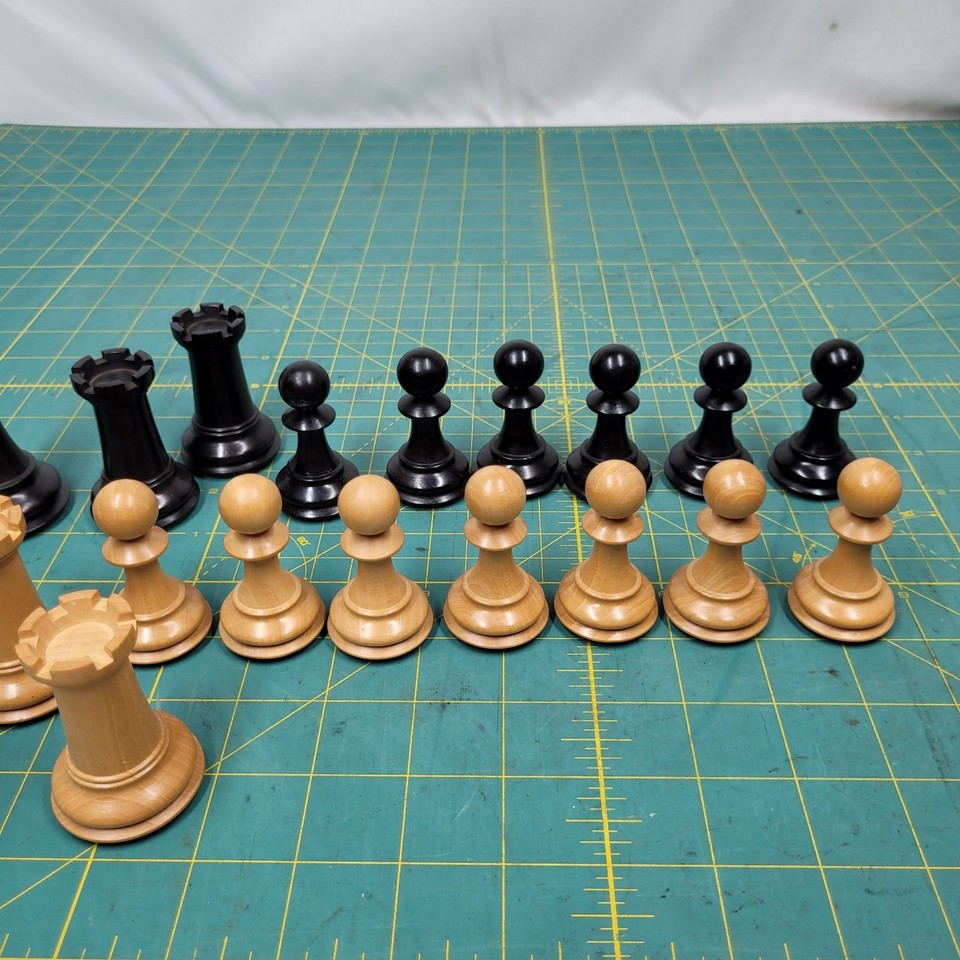 Staunton Verona Black & Boxwood Chess Replacement Pieces Pawns Kings ...