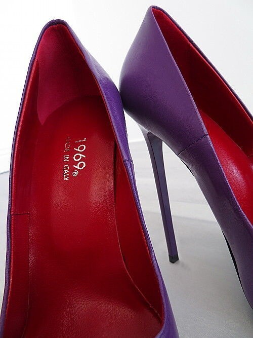 1969 Italian Stiletto Heels Pigalle Leather Pumps in Viola Size 36