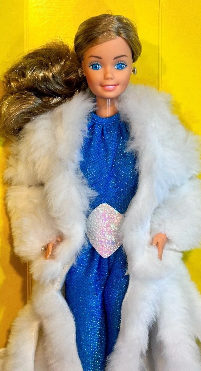 Vintage Fabulous Fur Foreign Superstar Barbie Mattel 7093 - New In