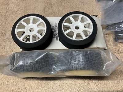 1/8TH Scale Tires PROLINE #49020/ World Leader Foam Yellow Dot 17mm Hex #82031