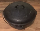 Griswold No. 10 Vintage Cast Iron Dutch Oven w/ Lid & Bail Handle Black