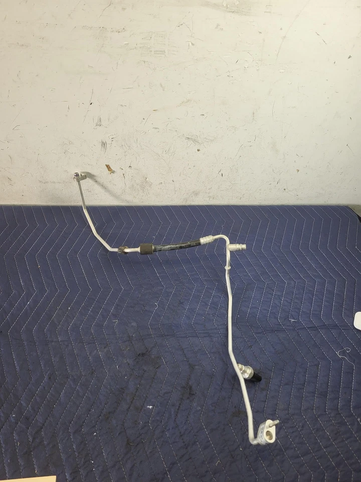 Linha de tubo de mangueira líquida e sucção refrigerante Audi A/C usada fabricante de equipamento original para 2019-2025 Q3 - Imagem 3 de 4