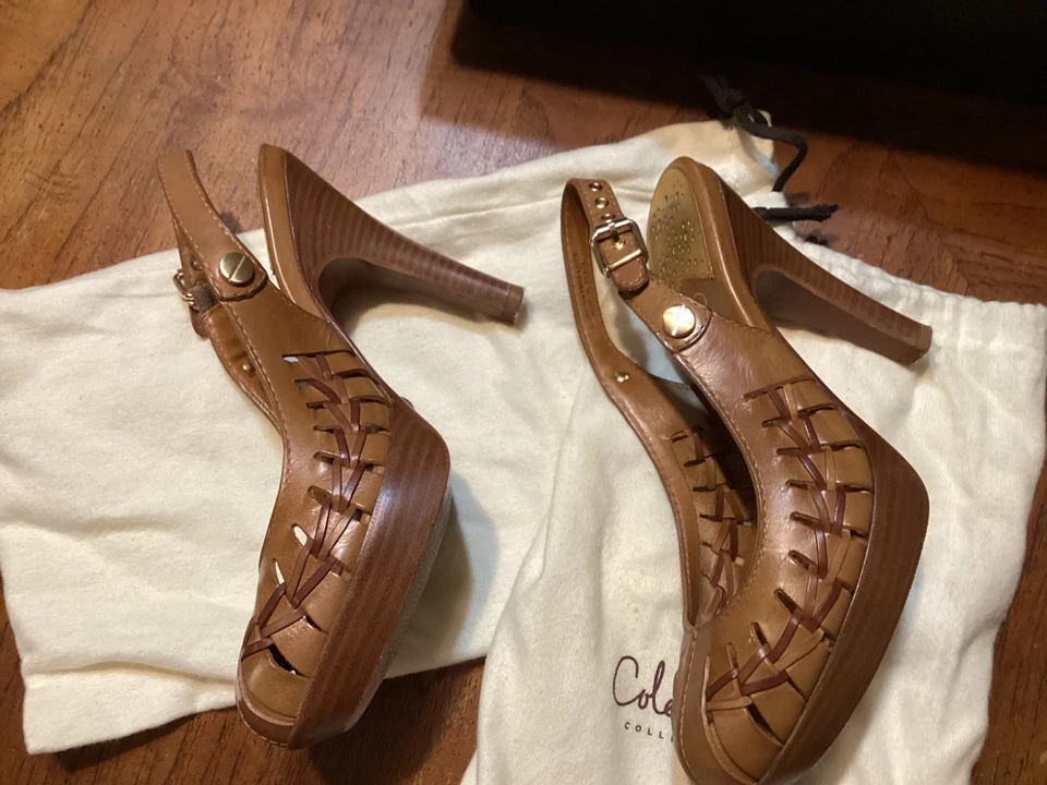 Tacones con cordones Cole Haan para mujer, marrón, 7,5, correa con hebilla Foto 3 de 4