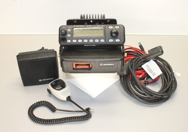 Motorola MCS2000 VHF Model 2 110 Watts 146-174 HAM M01KLM9PW6AN