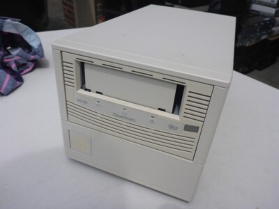 AU SELLER Quantum DLT-S4 DLTS4 White External tape drive DLT-S4e TC-S45BT-YF