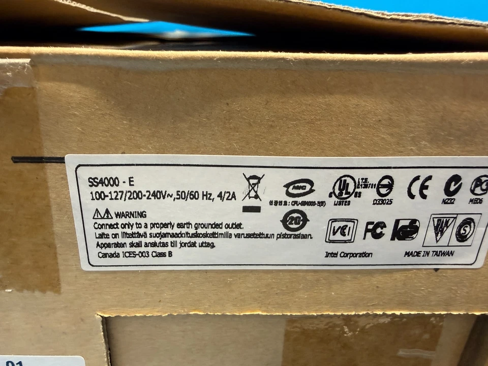 Sistema de almacenamiento básico Intel SS4000E INNS04-4200 Foto 3 de 4