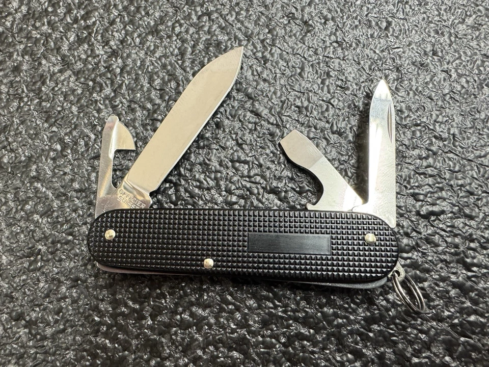 Victorinox Cadet 黑色 Alox 全新带盒 84 毫米瑞士军刀 罕见 HTF — 第 3/4 张图片