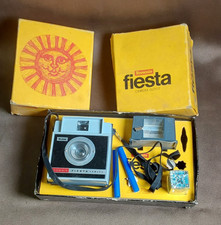 Vintage Kodak Brownie Fiesta Camera w/strap, Manuel, Flashes  Original Box