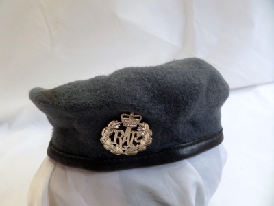 RAF Officers Beret Badge Size 59cm 