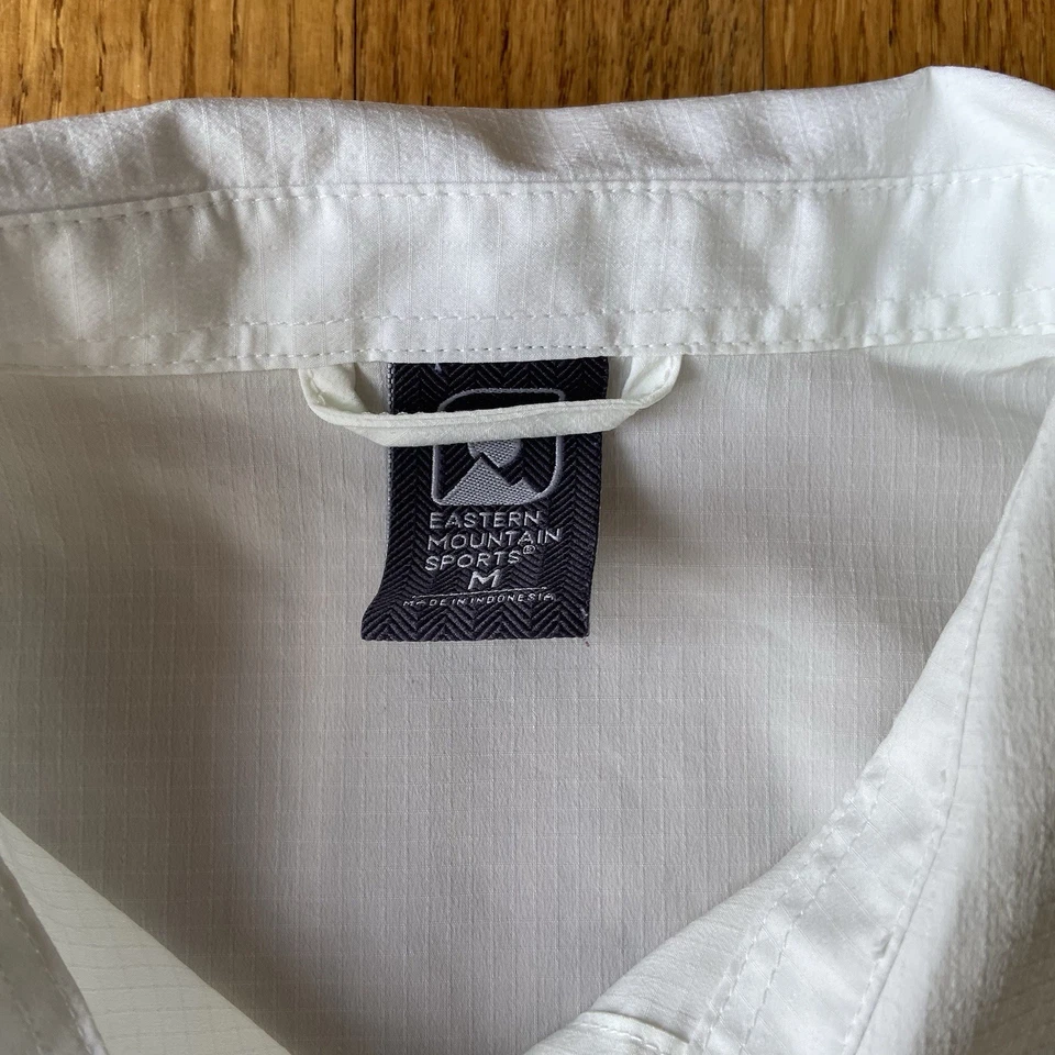 Eastern Mountain Sports Button Up Short Sleeve Shirt Womens M Hiking Camping - Image 3 of 4