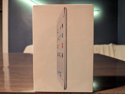 Apple iPad mini 2 - 16GB, Wi-Fi, 7.9in - Silver (ME279LL/A) *FACTORY SEALED*