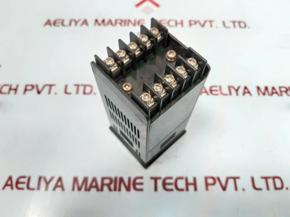 Controlador de temperatura digital Toho CN-40 100-240VAC 50/60HZ 7VA Foto 4 de 4