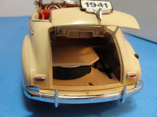 1:24 Danbury Mint Cameo Cream 1941 Chevrolet Special Deluxe Original Box. - Picture 5 of 7
