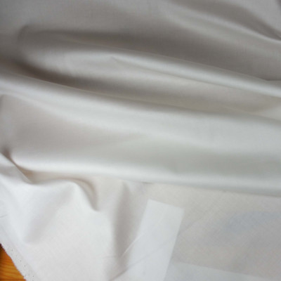 Baumwoll-Satin weiß 100% Baumwolle 135cm breit 180g/lfm