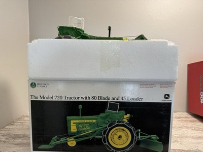 1/16 John Deere 720 Tractor With Loader, Blade, Heat Houser & Chains, Precision