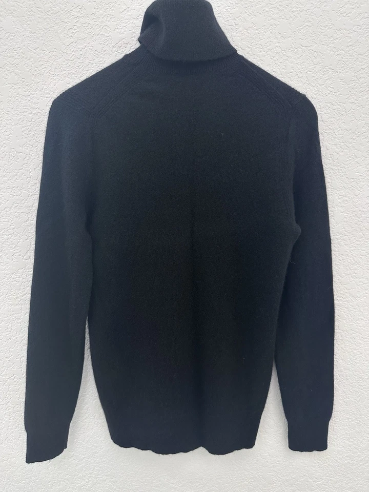 Saks Fifth Avenue 100% Cashmere Turtleneck Sweater Women’s M Black Long Sleeve - Image 2 of 4