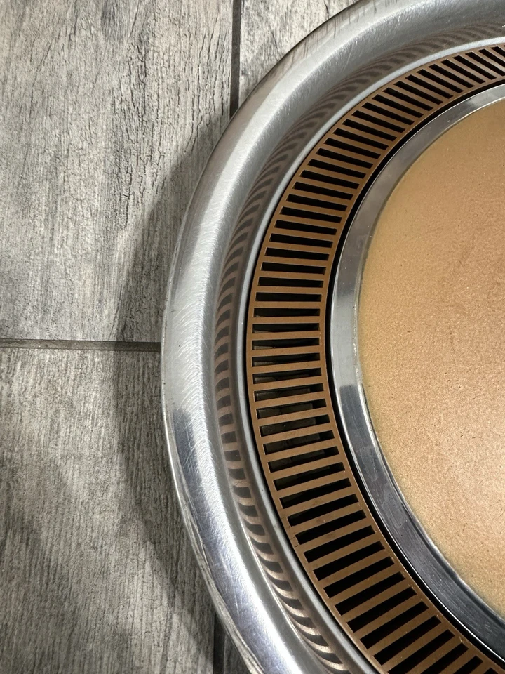 One 80-88 Oldsmobile Cutlass Sedán Supreme 14” Tapacubos Cubierta de Rueda OEM Marrón Foto 4 de 4