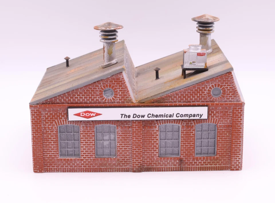 N Scale Industrial Building Chemical Factory Lighted Weathered + Lots of Extras! - Image 3 of 4