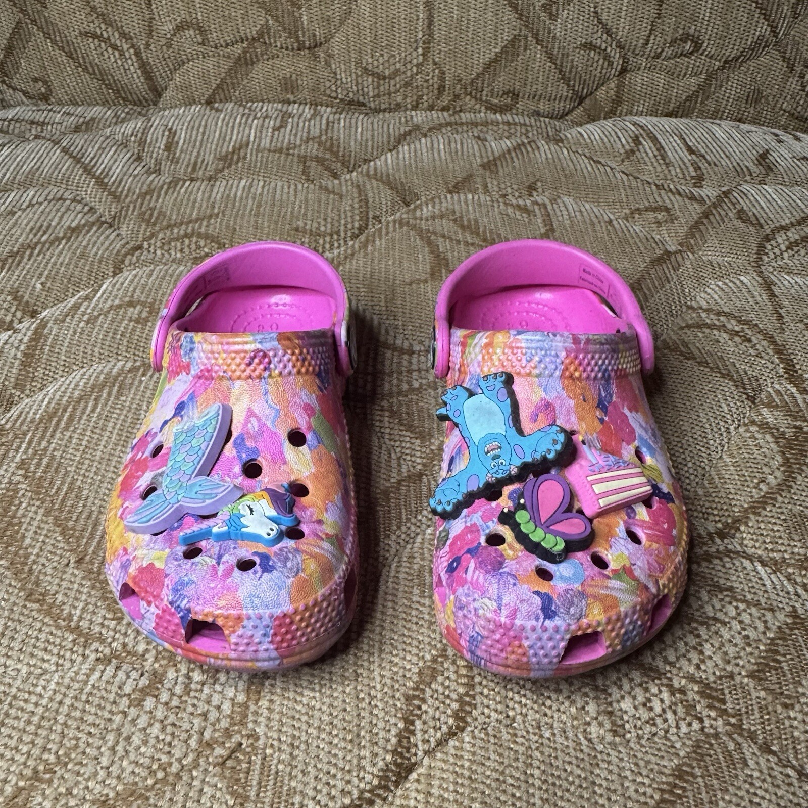 Infant  CROCS Classic Hyper Real Pink Multi Color Size C 8 With Jibbitz