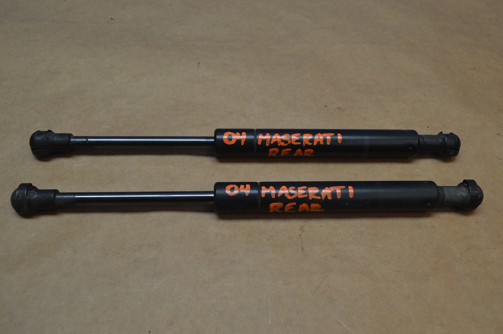 2004 M138 MASERATI GT COUPE TAILGATE TRUNK SHOCK LEFT & RIGHT PAIR 384300118