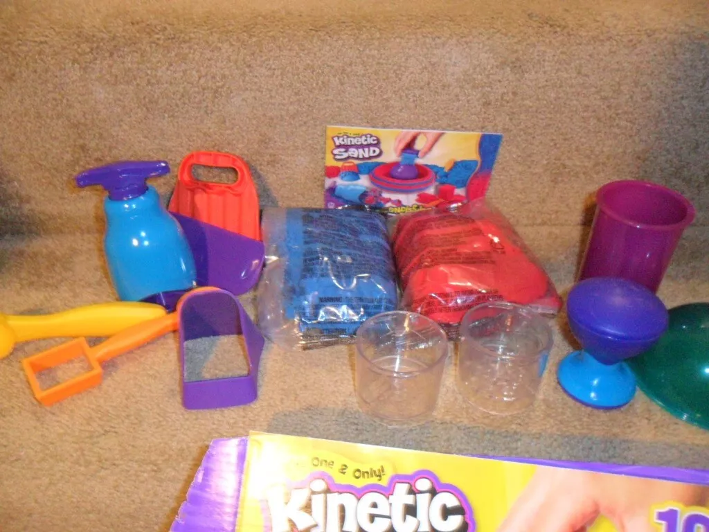 Kinetic Sand Sandisfying Set with Tools and 2 lbs of Kinetic Sand