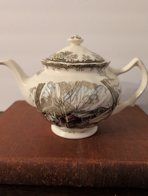 VTG JOHNSON BROTHERS FRIENDLY VILLAGE SUGAR MAPLES Tea Pot  MADE IN ENGLAND 