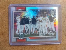 2026 Topps Series 1 #262 Detroit Tigers Team Rainbow Foil