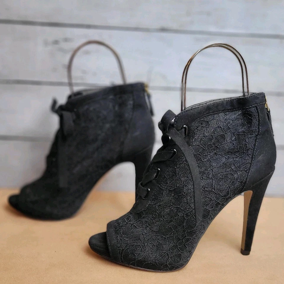 Nine West Enetta Black Lace High Heels Women's 7.5 Peep Toe Zip Boho Whimsigoth. - Image 4 of 4