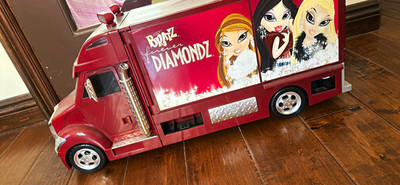 Bratz Forever Diamondz Burgundy Semi Truck Vehicle Playset for Bratz Dolls