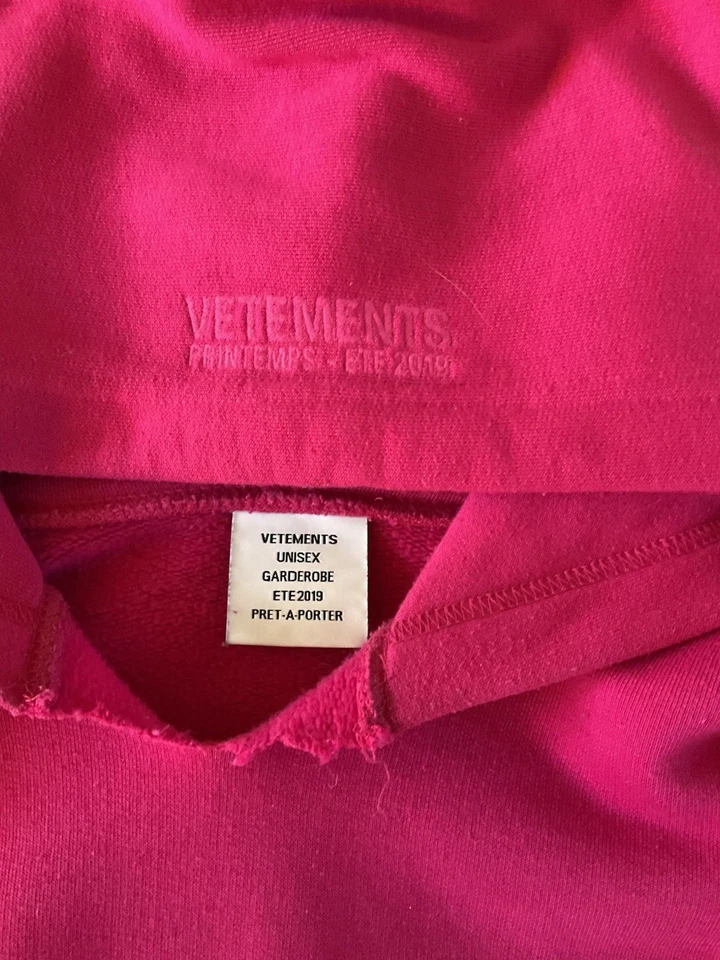 Sudadera con capucha rosa de realidad aumentada Vetements Foto 3 de 4