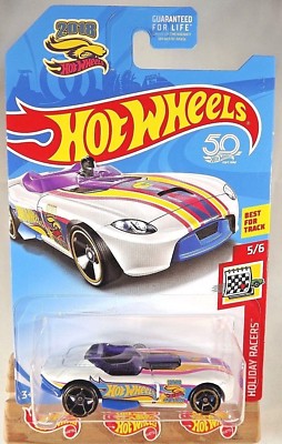 2018 Hot Wheels FKB22 TREASURE HUNT Holiday Racers-Spring 5/6 RRROADSTER White
