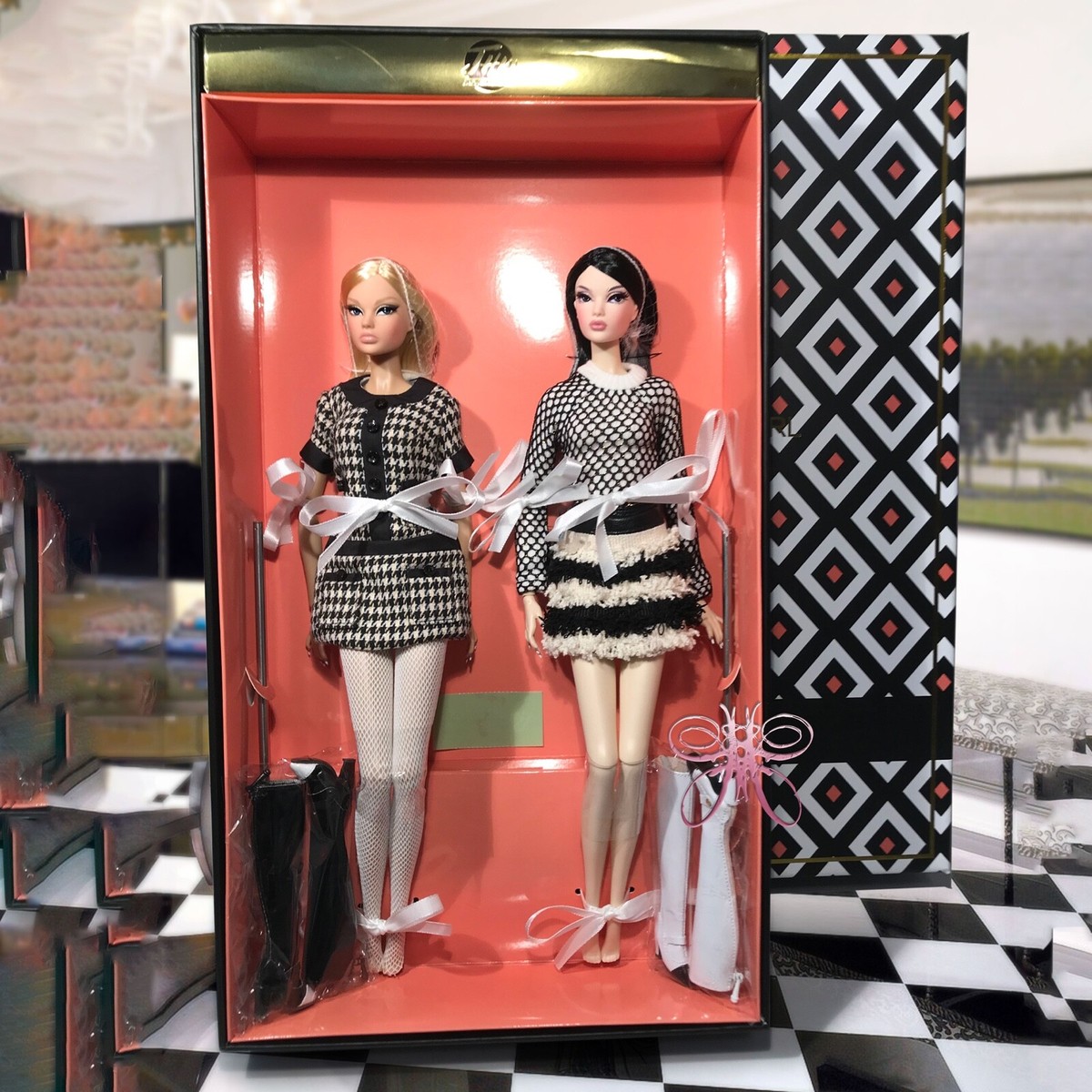 In Stock Now 2023 Covergirl: Team GG Giftset (Gina and Gloria) JHD