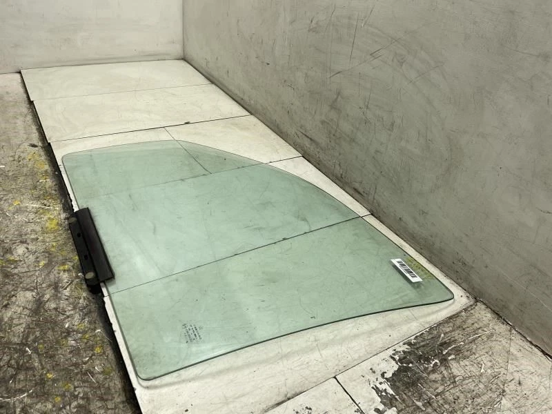 Jeep Liberty 2004 puerta delantera izquierda conductor cristal OEM+ Foto 3 de 4