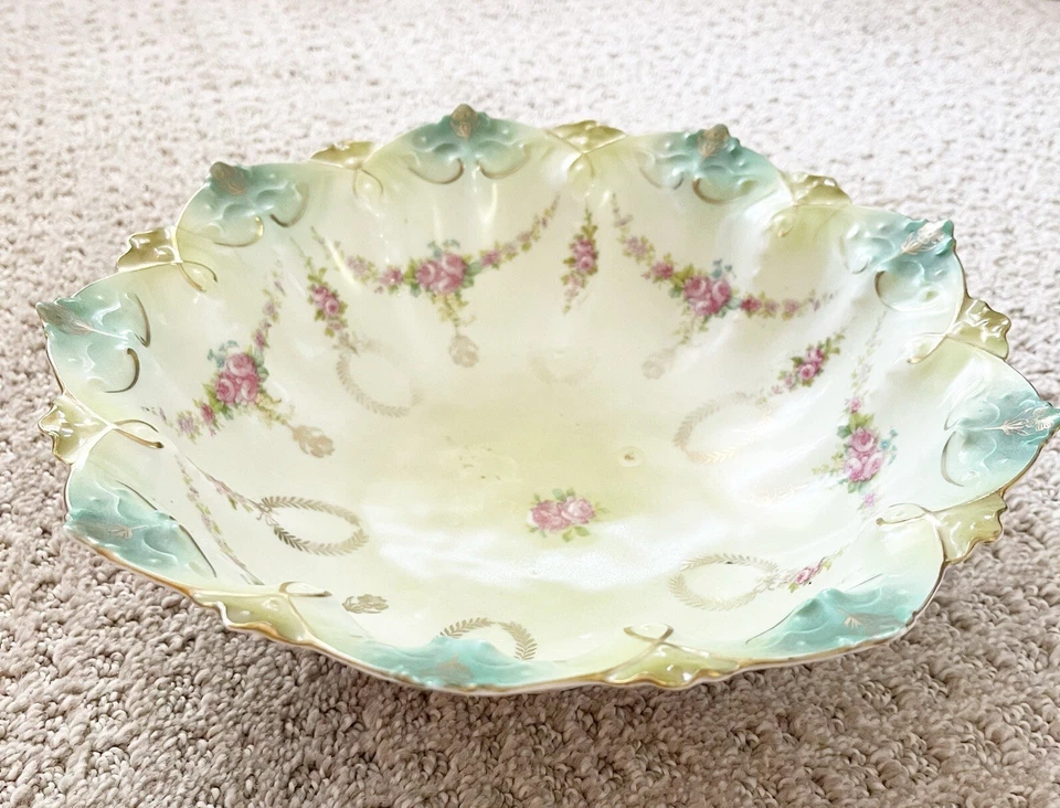 Nuevo Cuenco Festoneado Porcelana Habsburgo Austria Rosas Rosas Verdes Oro Romántico Foto 2 de 4