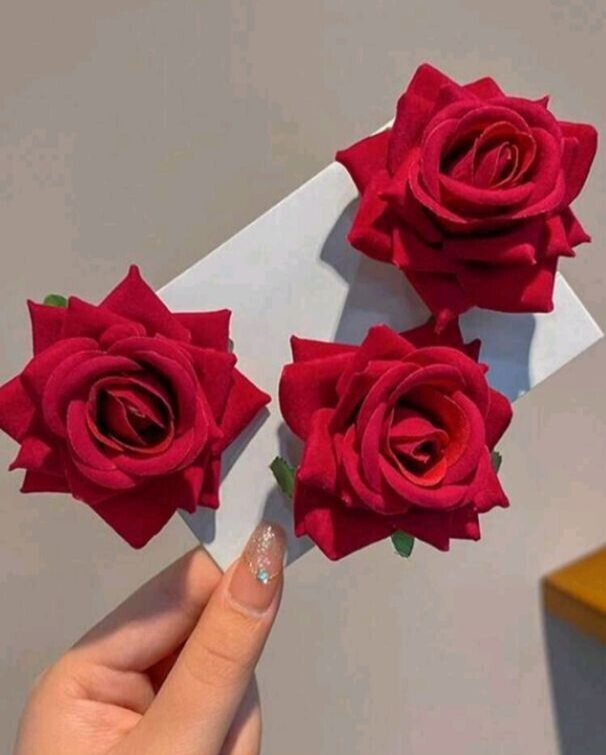 Women's accessories - Girls' hair accessories - Flower shaped accessories