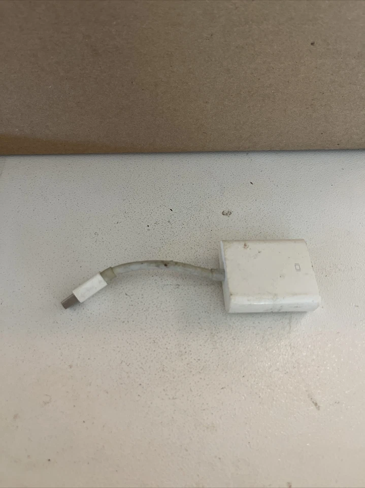 Genuine Apple 15 Pin Mini DisplayPort To VGA Adapter For Mac A1307 Thunderbolt - Image 3 of 3