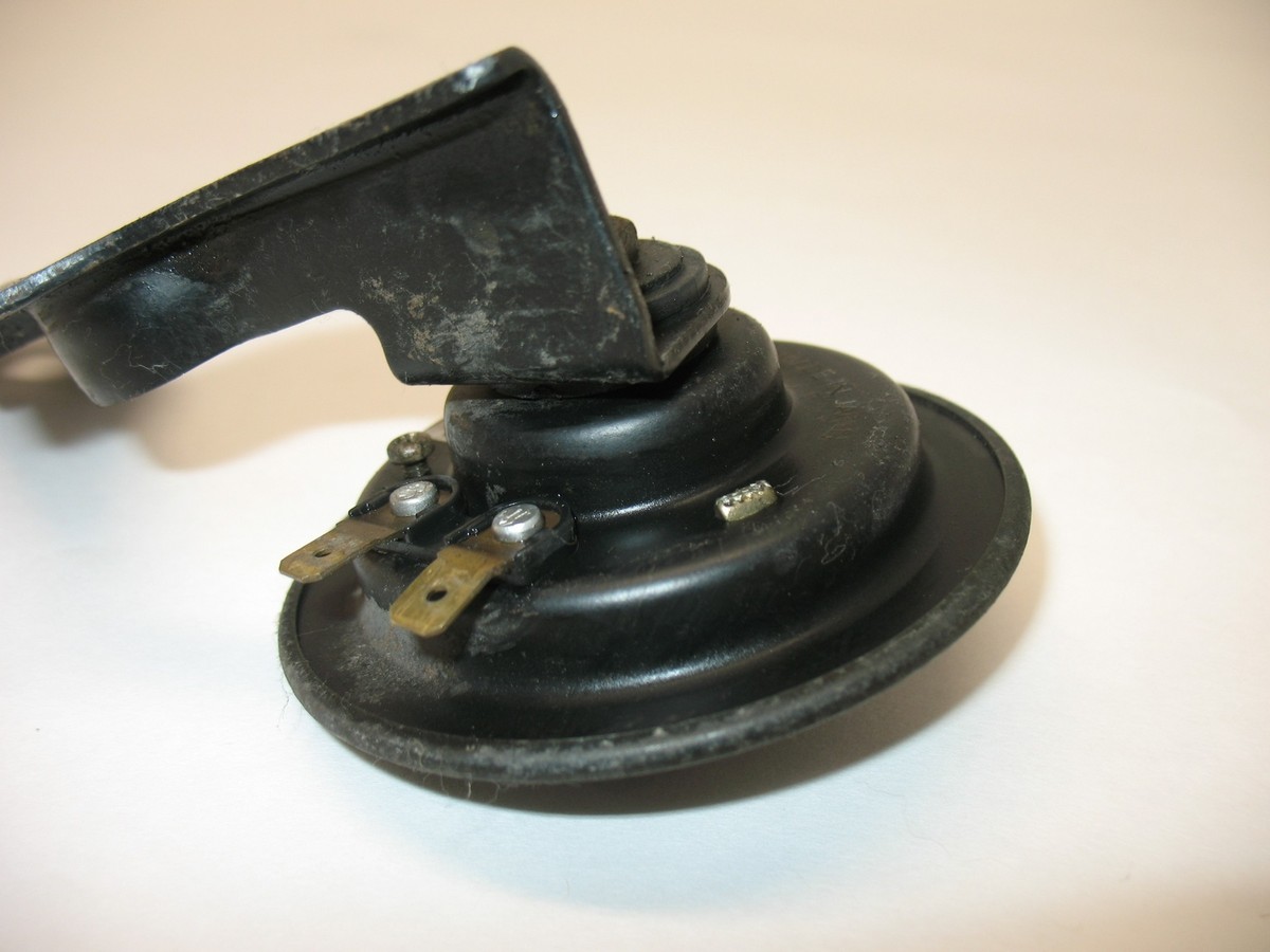 92 KAWASAKI NINJA ZX110C ZX11 LEFT LOW TONE HORN | eBay