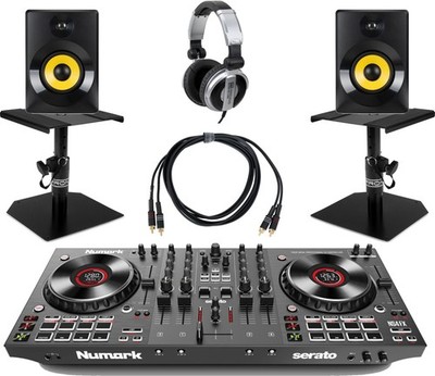 Numark NS4FX DJ Deluxe Set mit Studio Monitoren, Stativen, Kopfhörer & Kabel