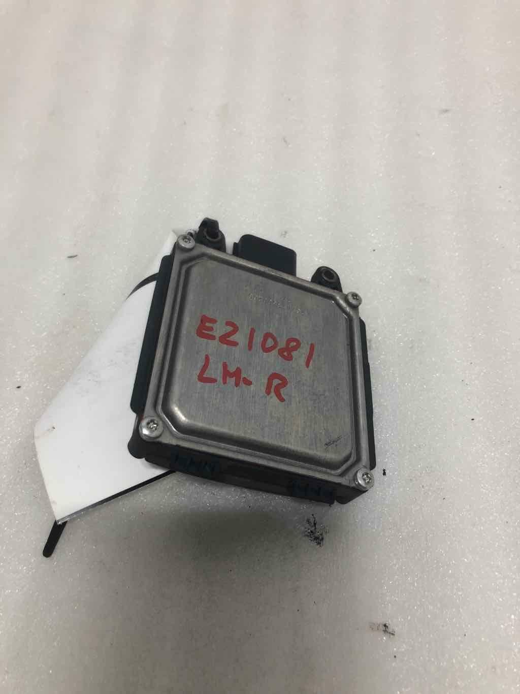 18 MASERATI Right RH Passenger Blind Spot Module 670101840