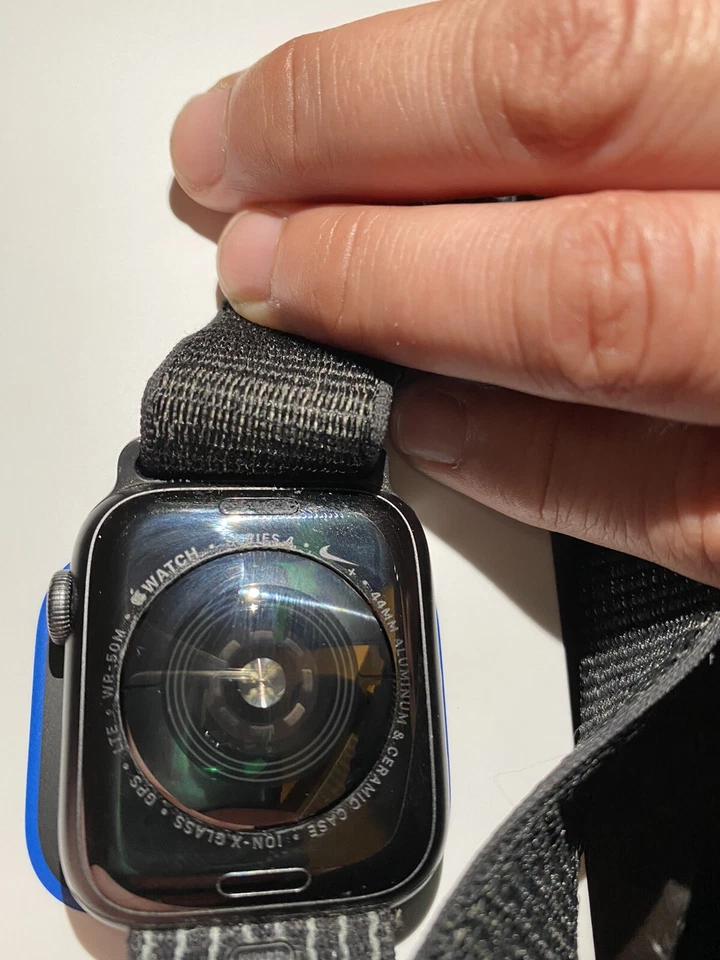 Apple Watch Nike Series 4 GPS Cellular 44mm Space Gray Aluminum - Image 2 of 2