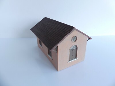 HORNBY / RIVAROSSI HC8025 MAQUETTE MONTEE HALL A MARCHANDISES