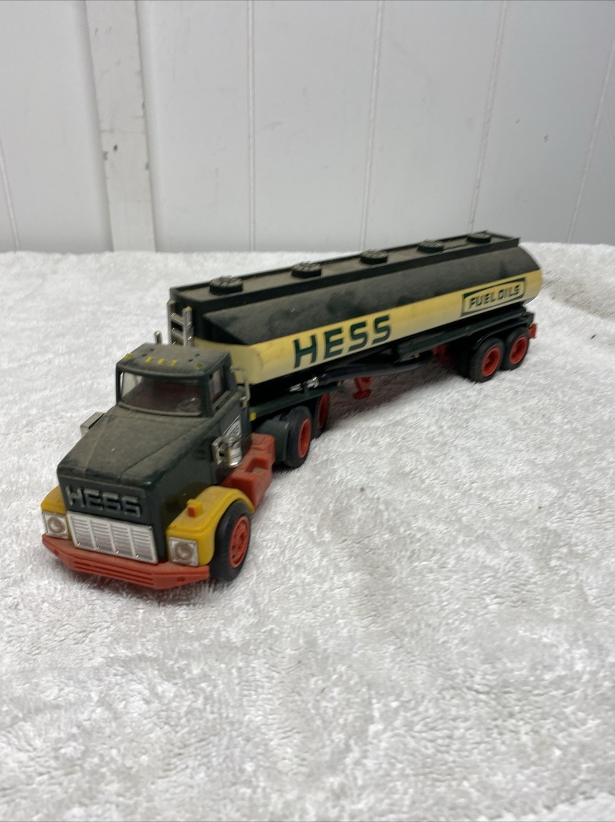 Vintage 1984 HESS Toy Tanker Truck Bank ~ Nice ~Not tested - NO