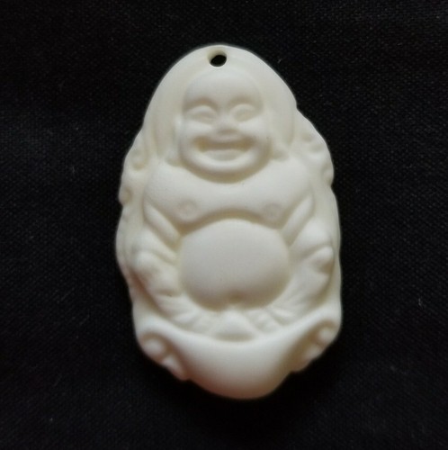 Asian Carved Happy Laughing Resting Buddha Pendant White Stone - 第 1/4 張圖片