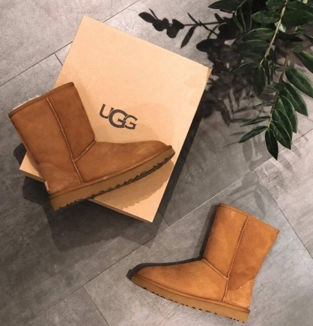 Women's UGG Classic Short II Sheepskin Boots 1016223 - Black