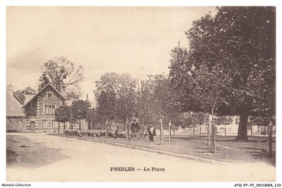 ATOP7-0525-77 - PRESLES - Der Platz
